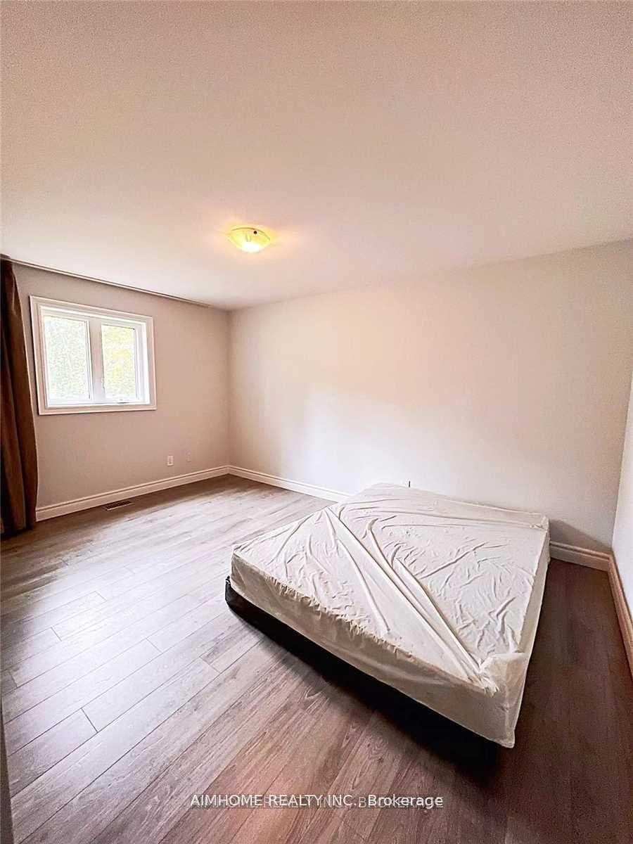 344 Steeles Avenue photo 12