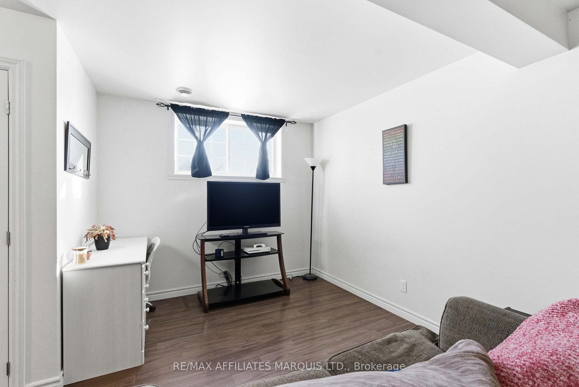 109 French Avenue photo 26