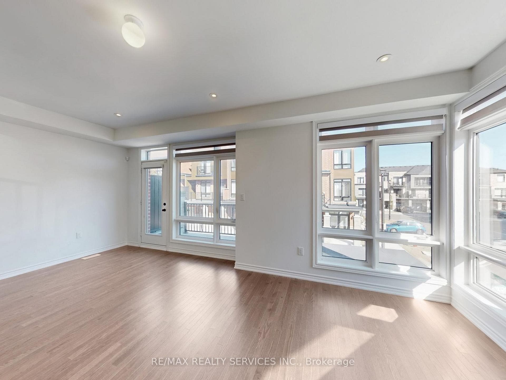 Living/Dining Area