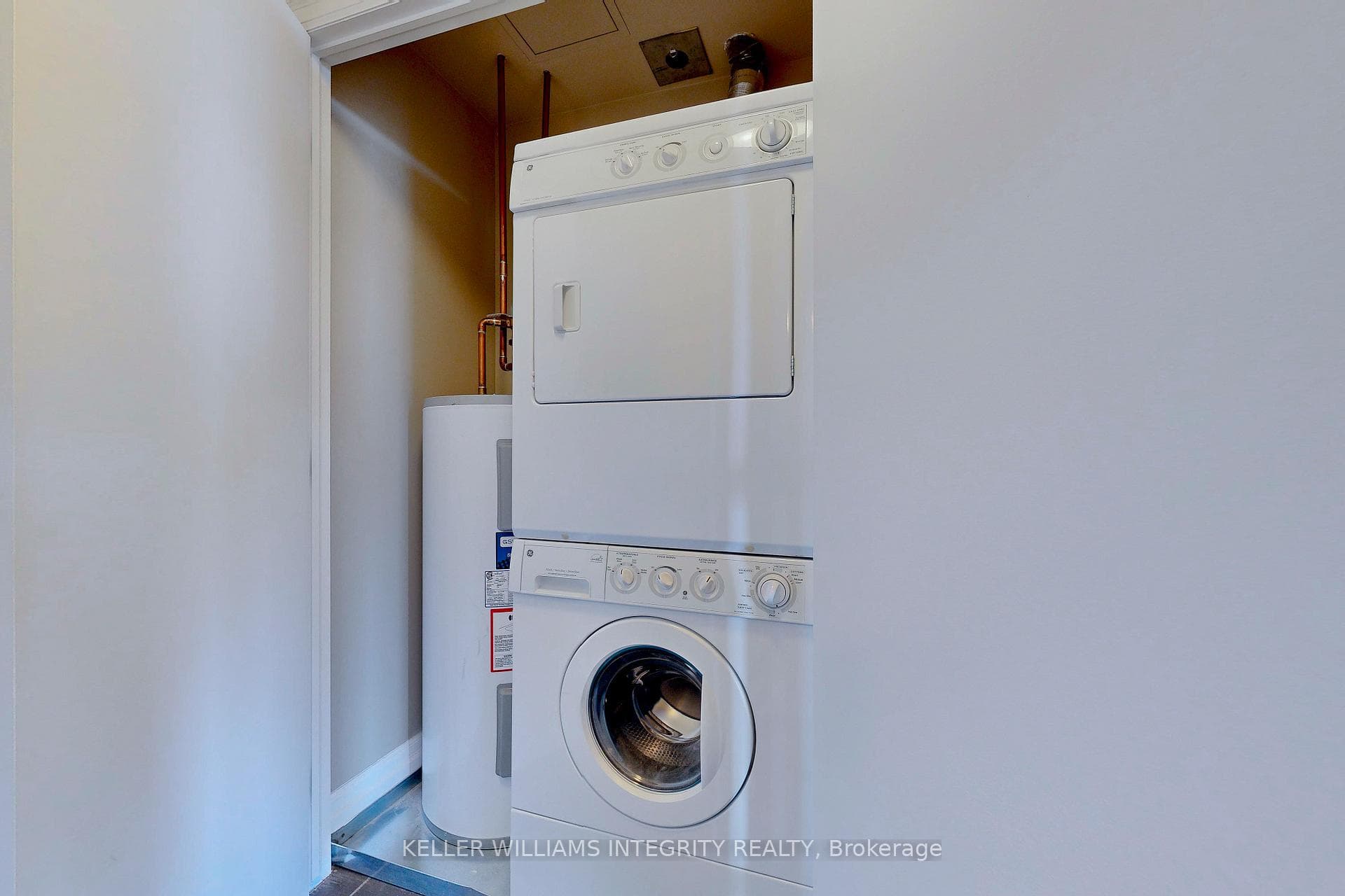 245 Kent Street Unit 1606 photo 7