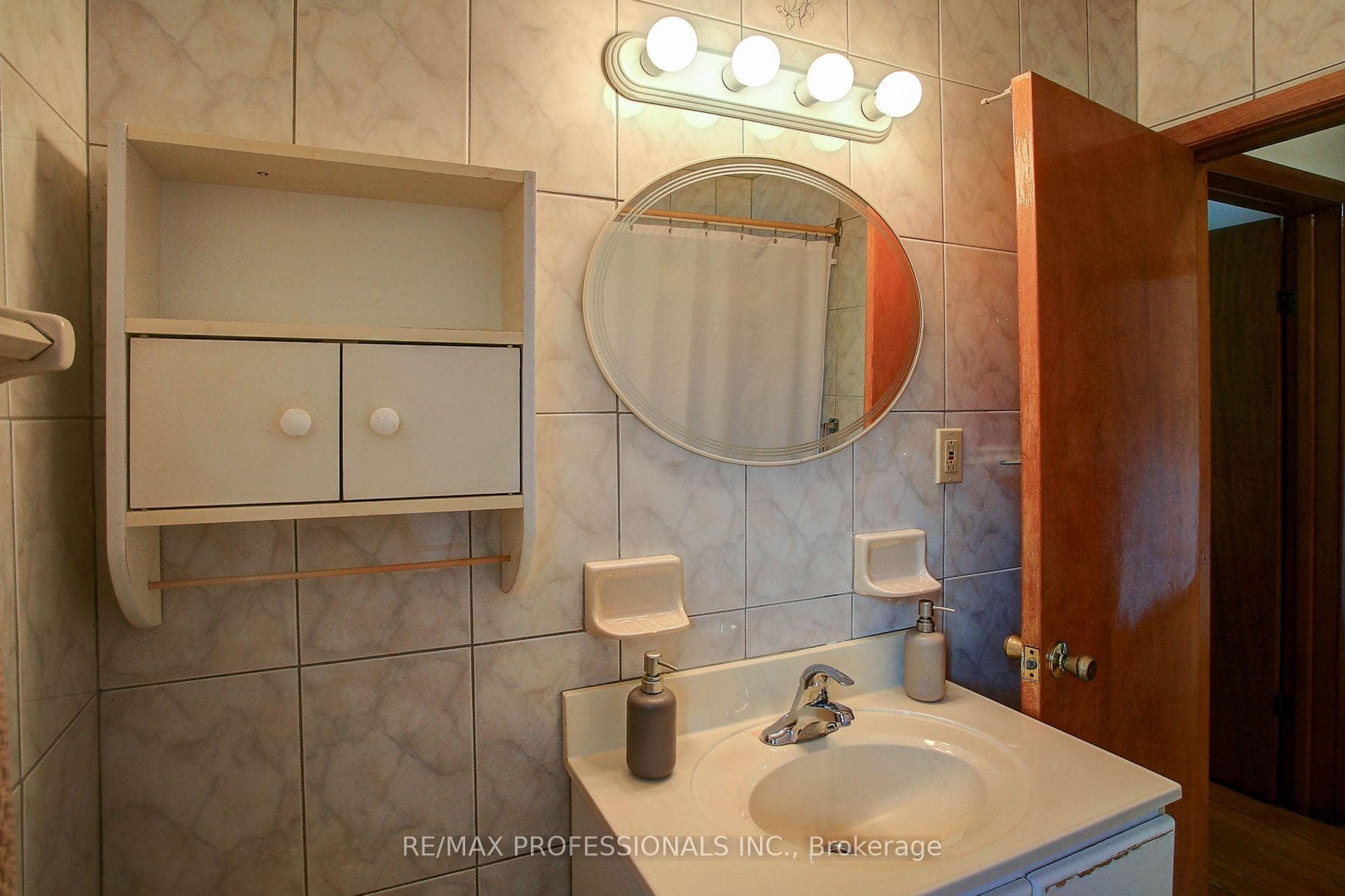 11 Woolgar Avenue photo 13