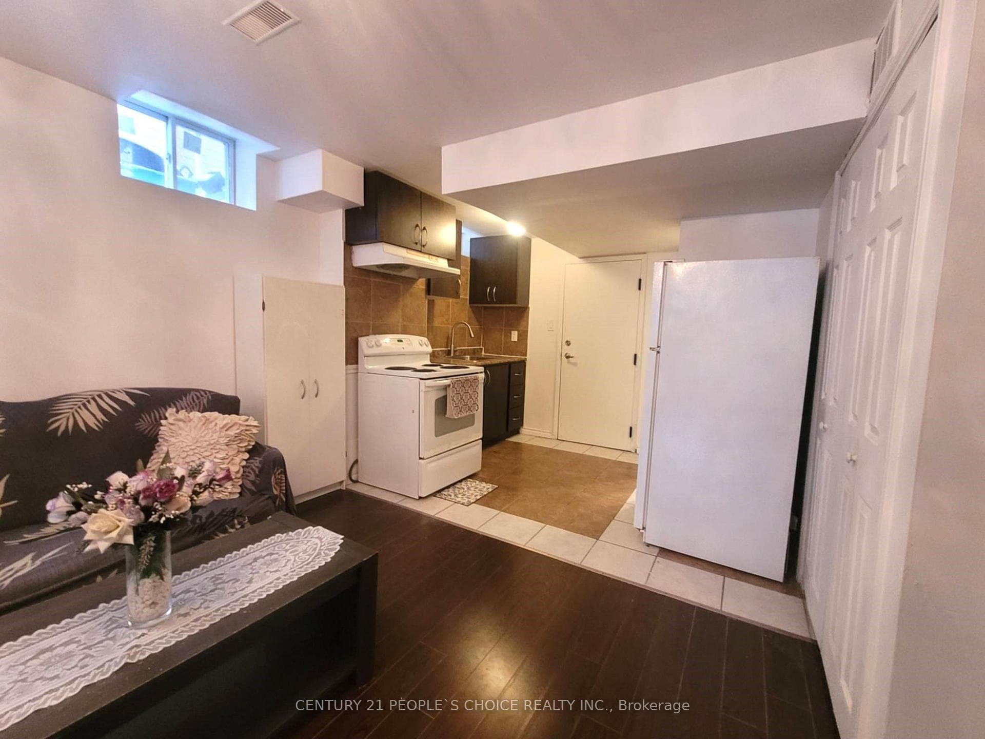40 Palm Tree Road Unit (Basmt) photo 2
