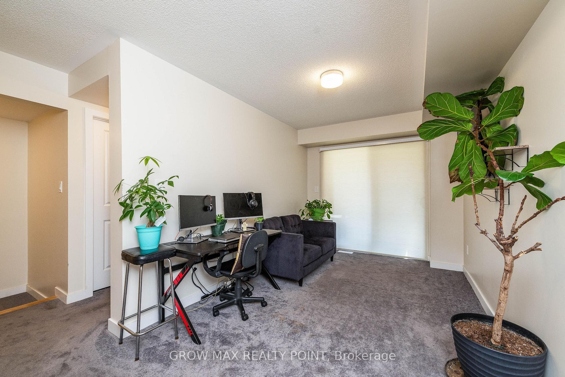 2527 Castlegate Crossing N/A photo 3