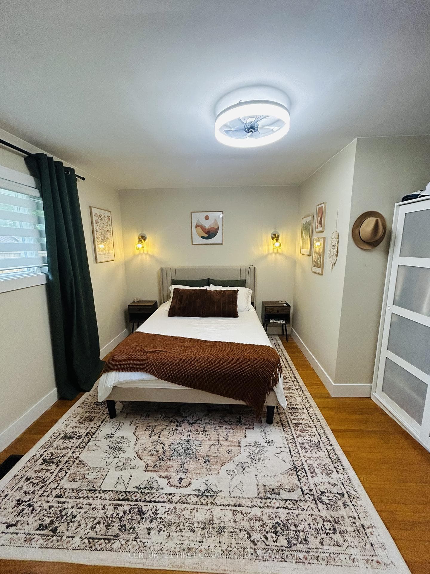 121 WELLINGTON Street photo 16