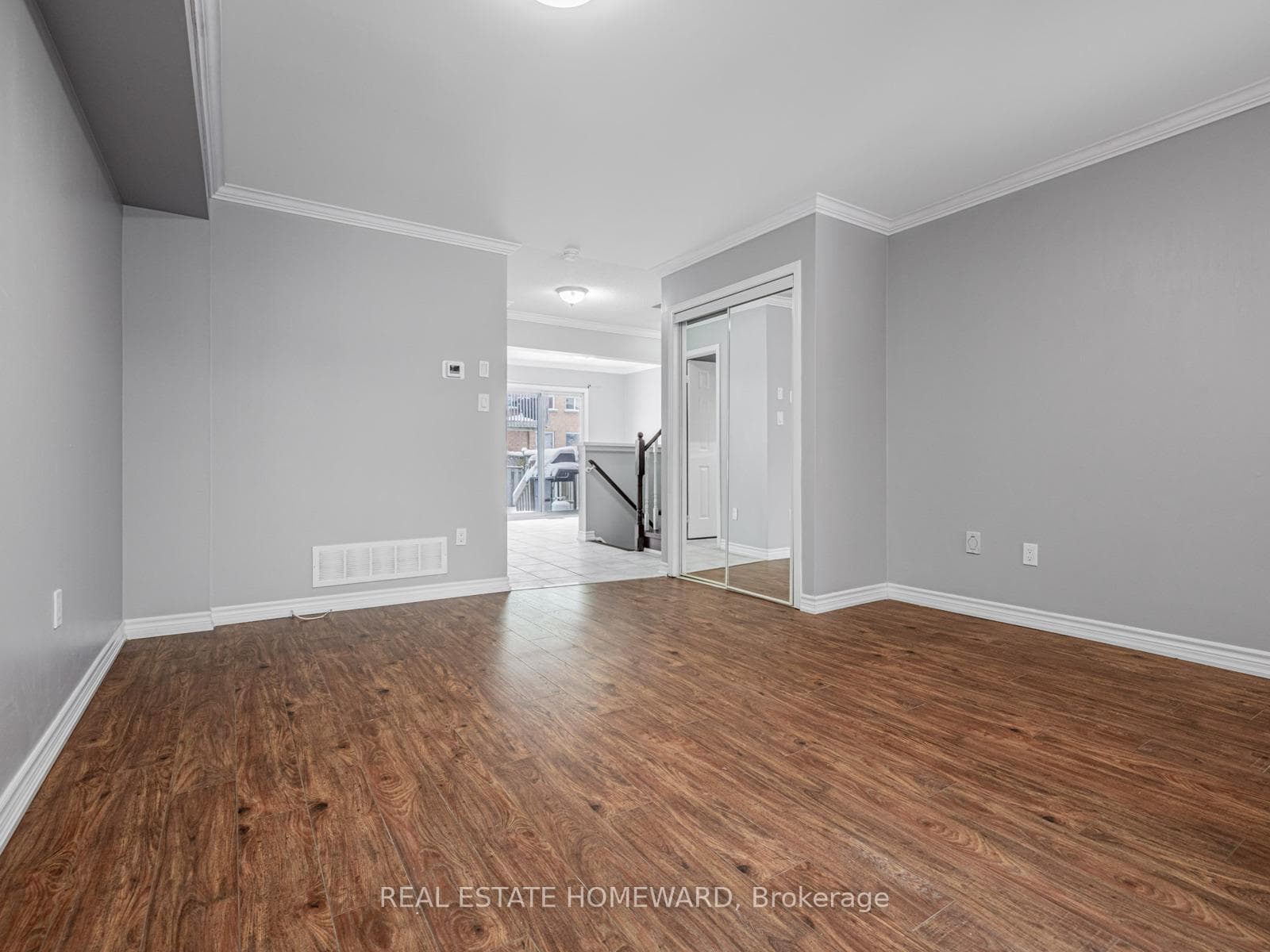 304 Flagstone Way photo 8