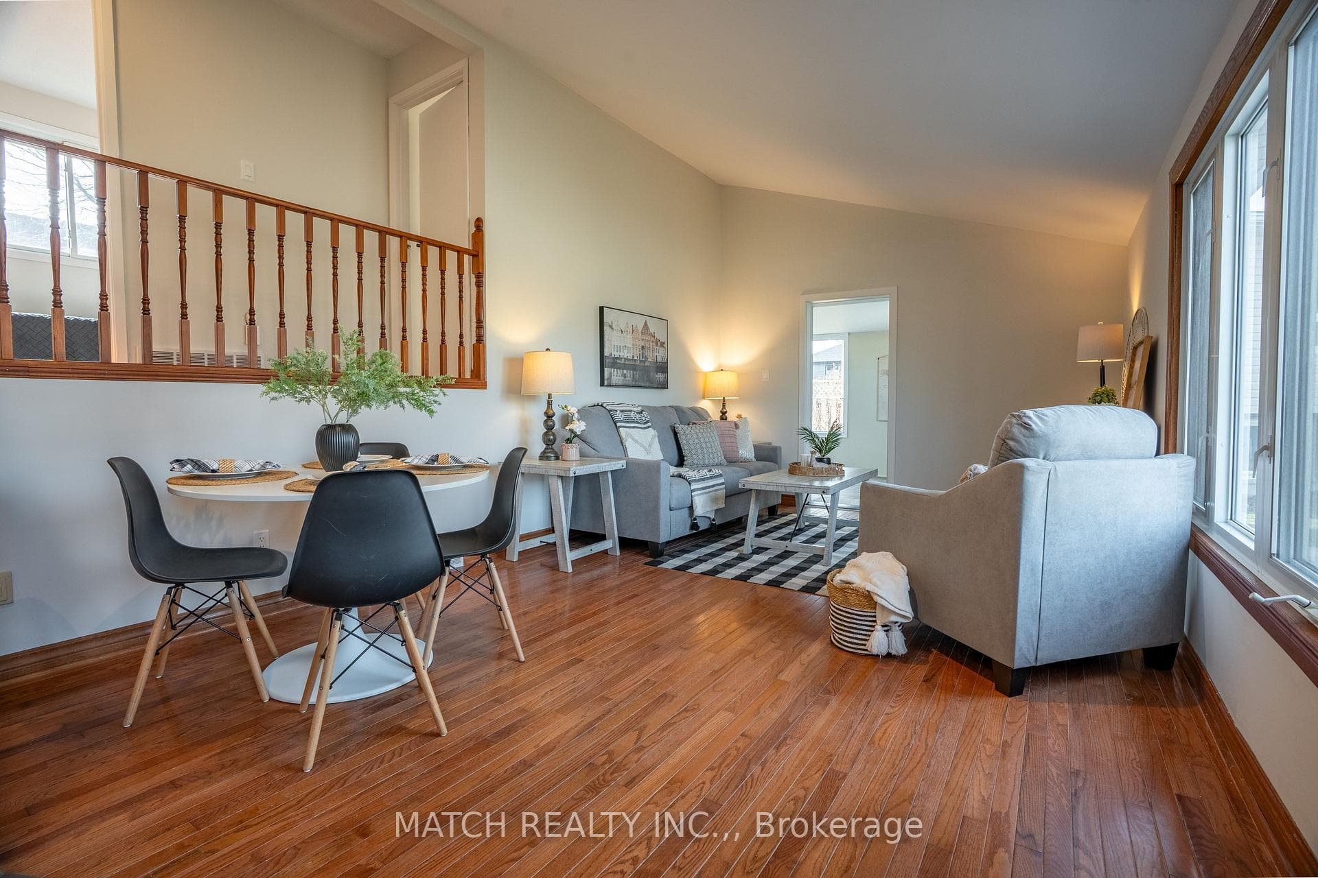 72 Randolf Crescent photo 5