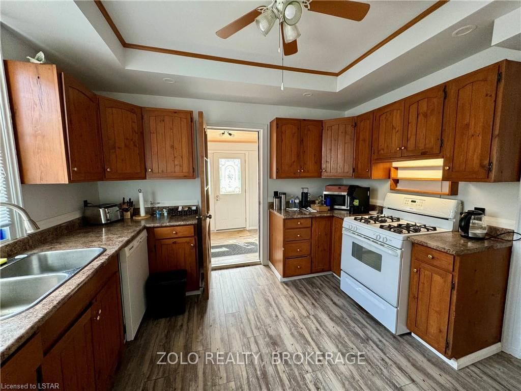 111 BRUCE Street photo 4