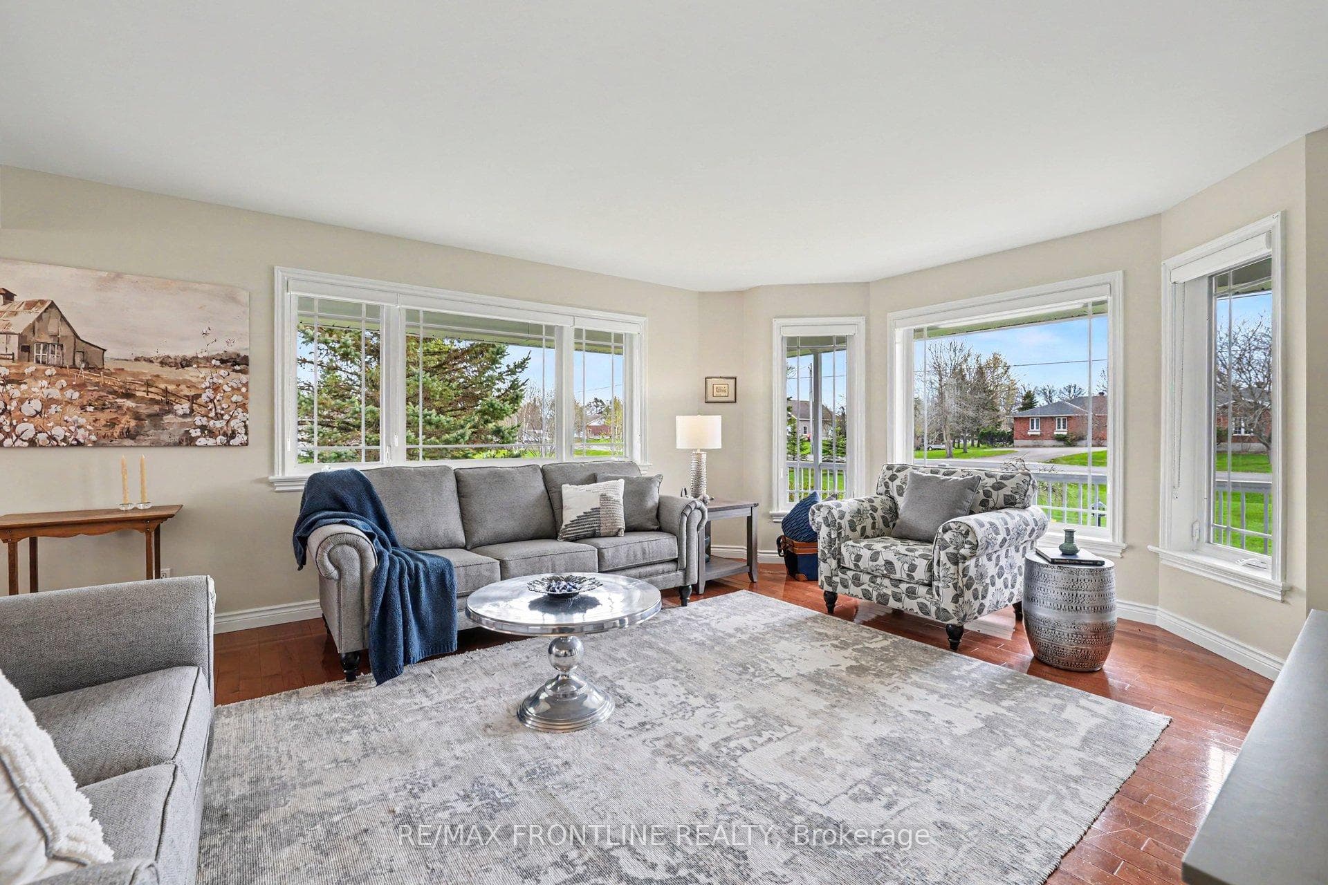 146 Orchard Crescent photo 8