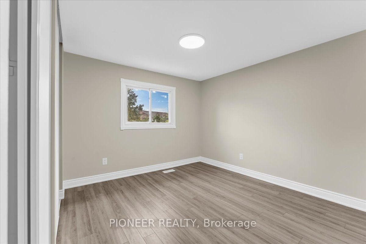 22 Wolverton Crescent photo 24