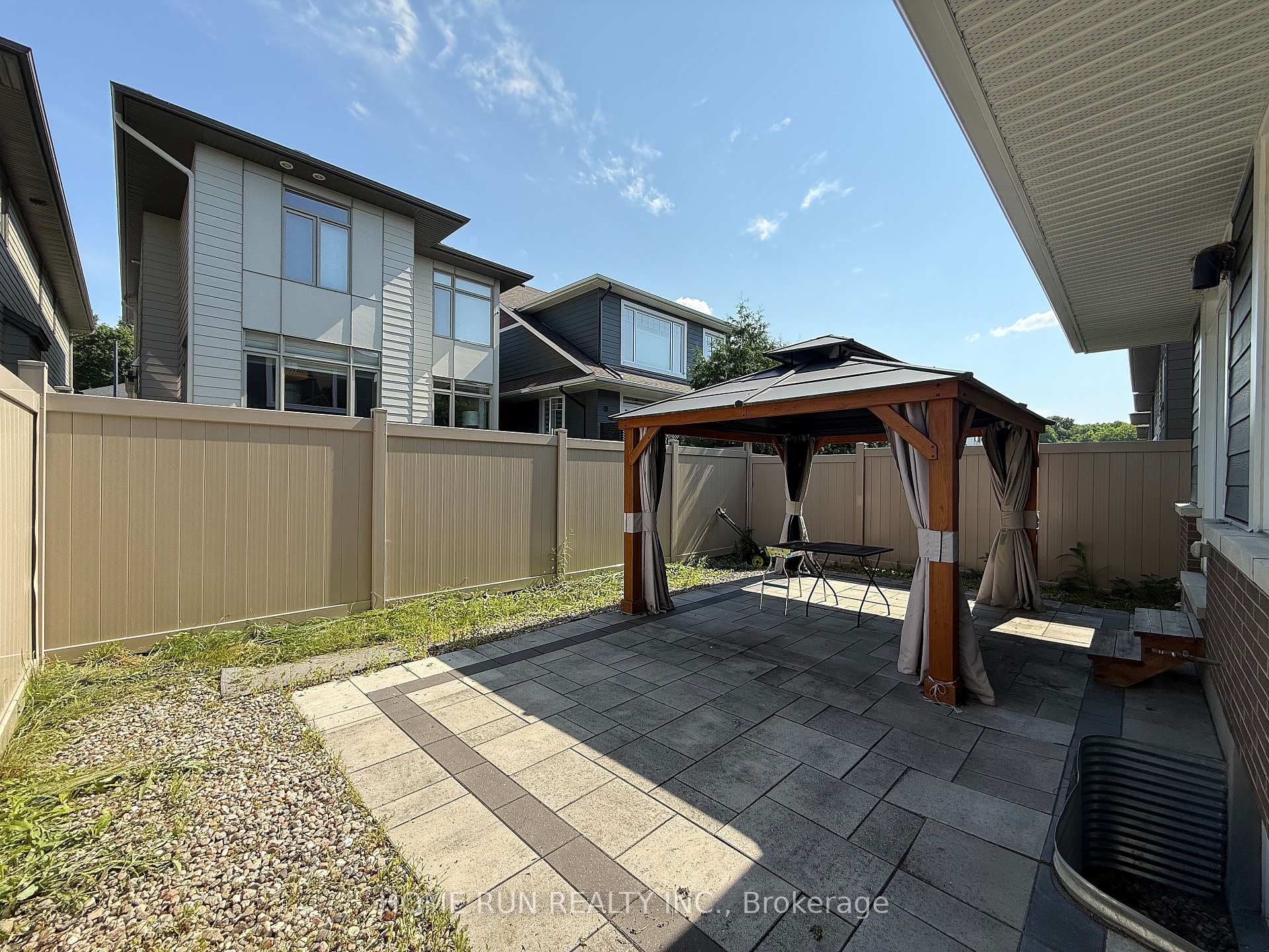 322 Lysander Place photo 48