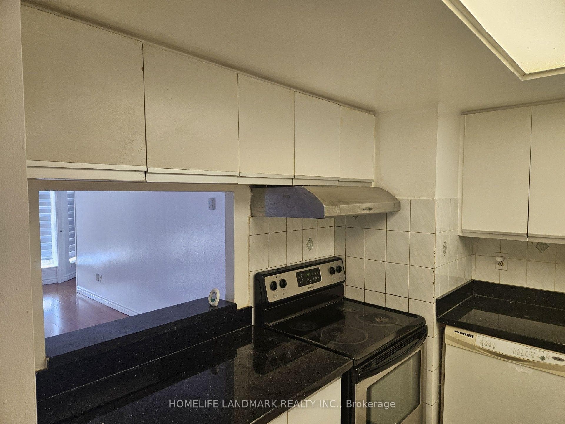 2460 Eglinton Avenue Unit 901 photo 13