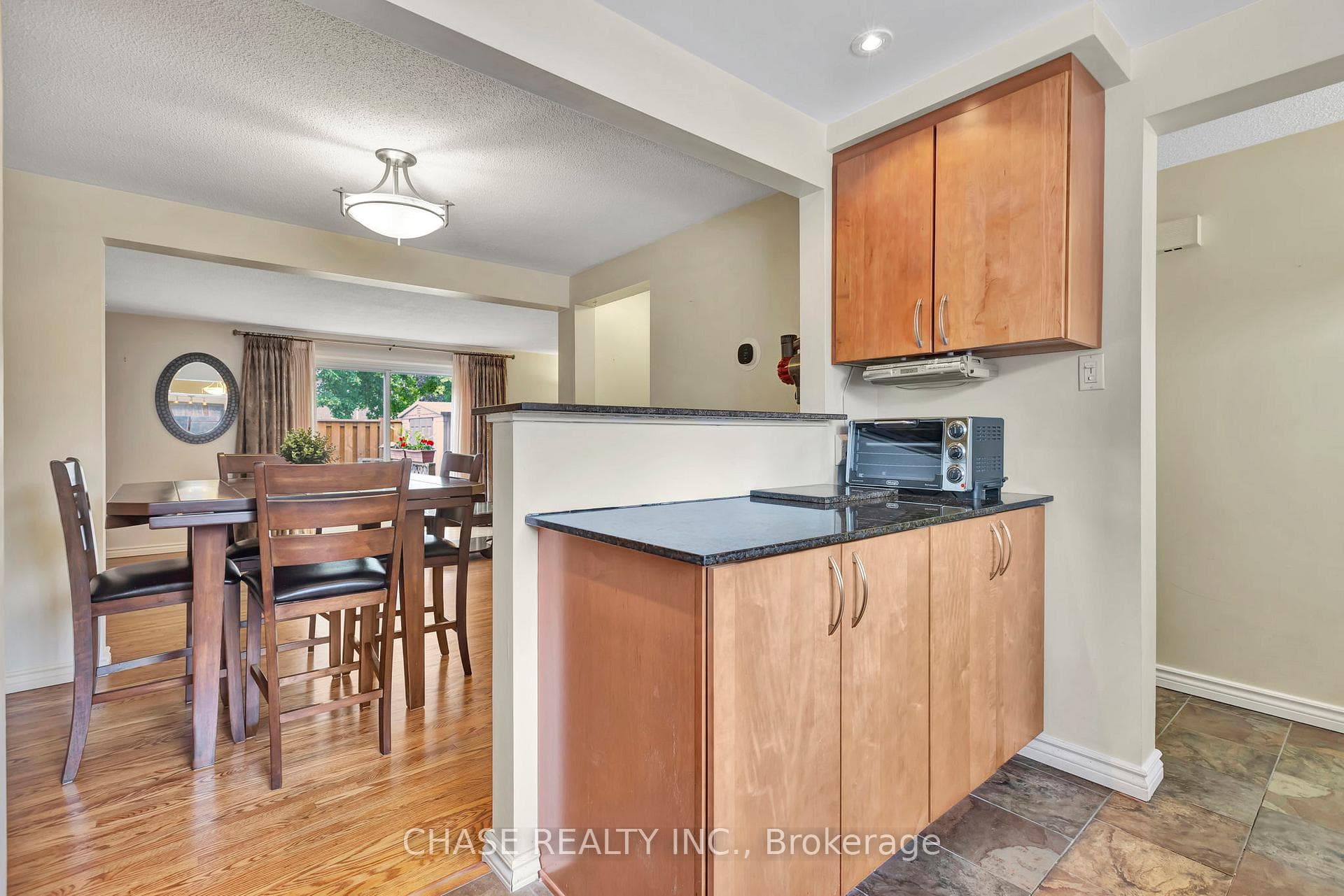 151 Gateshead Crescent Unit 116 photo 12