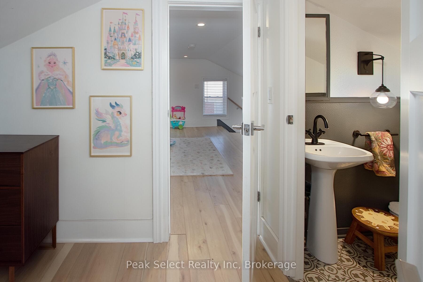 210 Jones Street photo 25