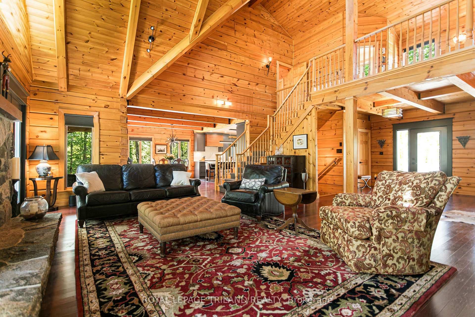 2056 Mockingbird Street photo 6