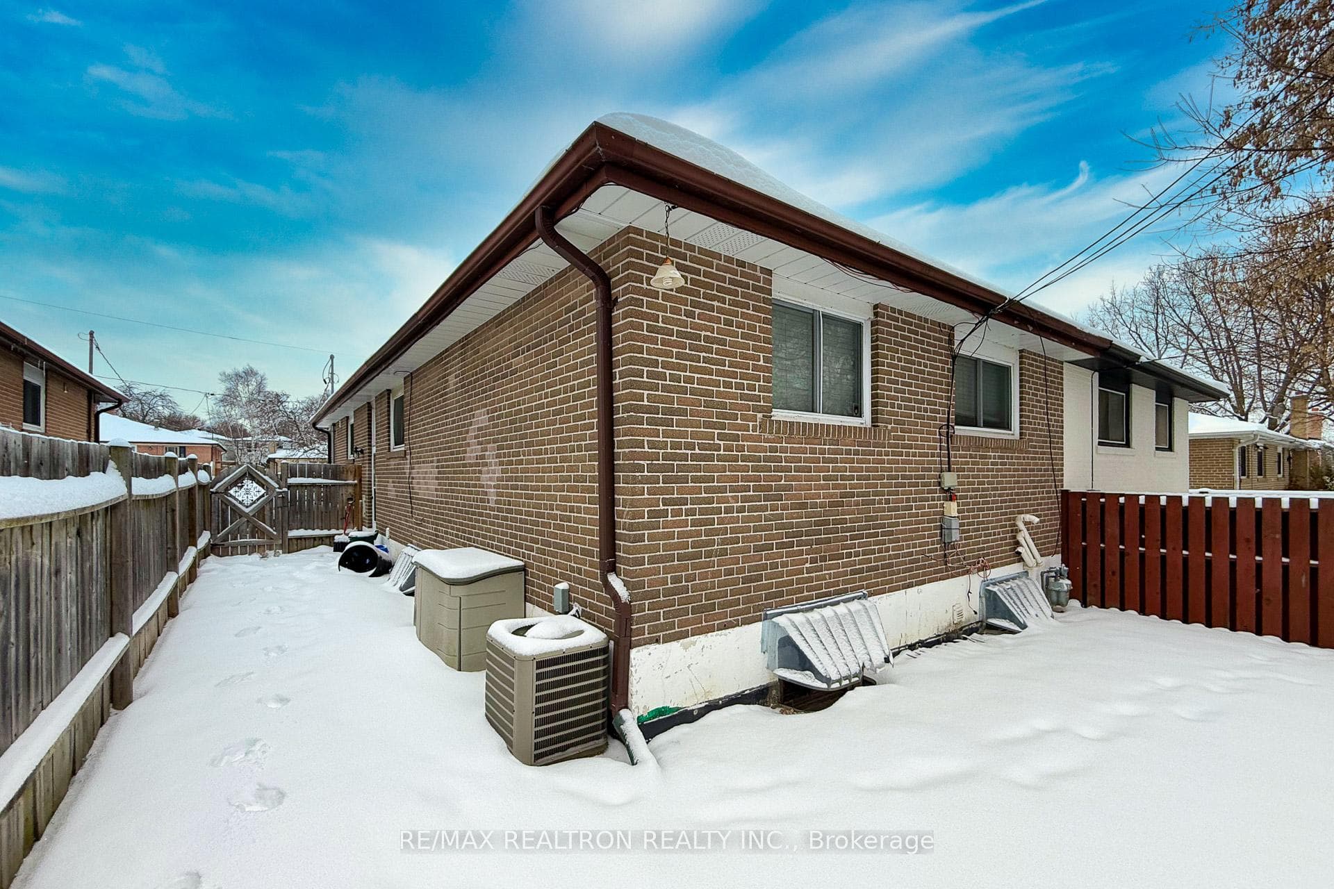 705 Sunnypoint Drive Unit Bsmt photo 3