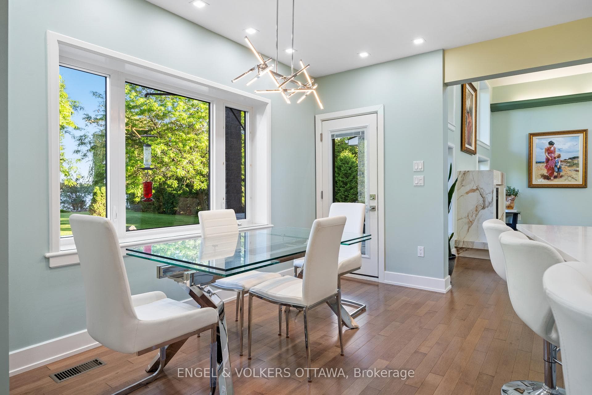 1562 Lakeshore Drive photo 17