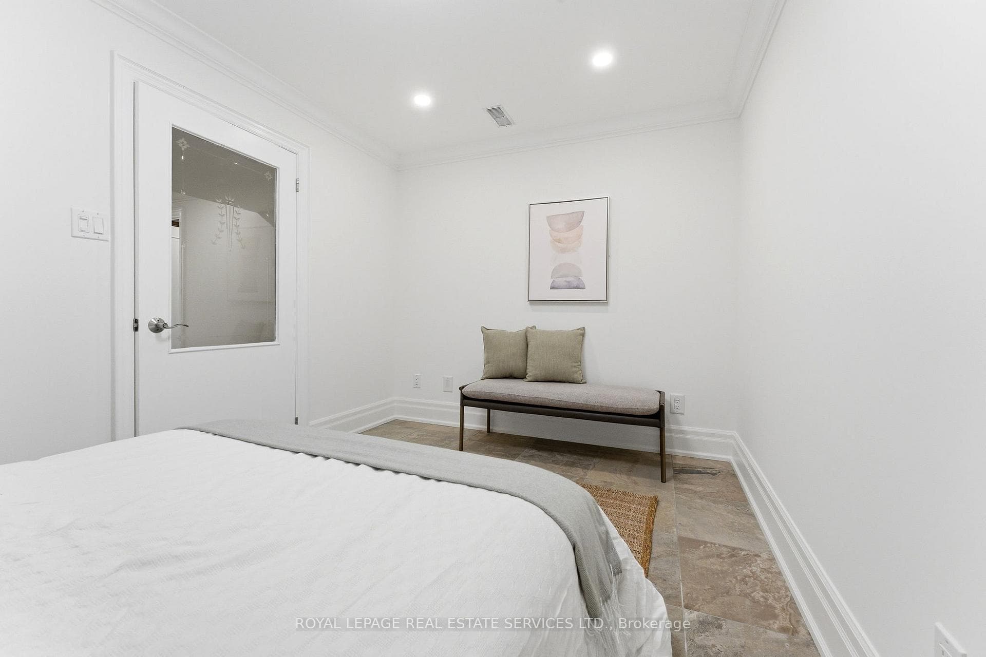 21 Princess Anne Crescent photo 28