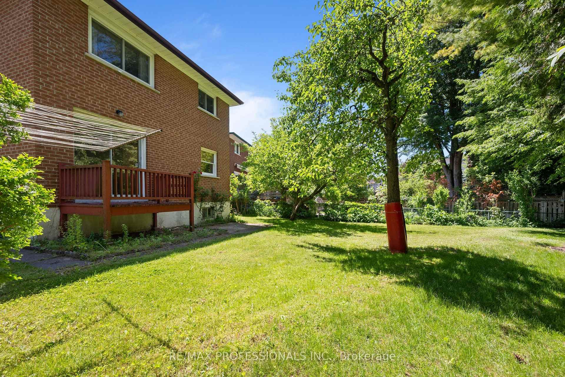12 Ormskirk Court photo 45