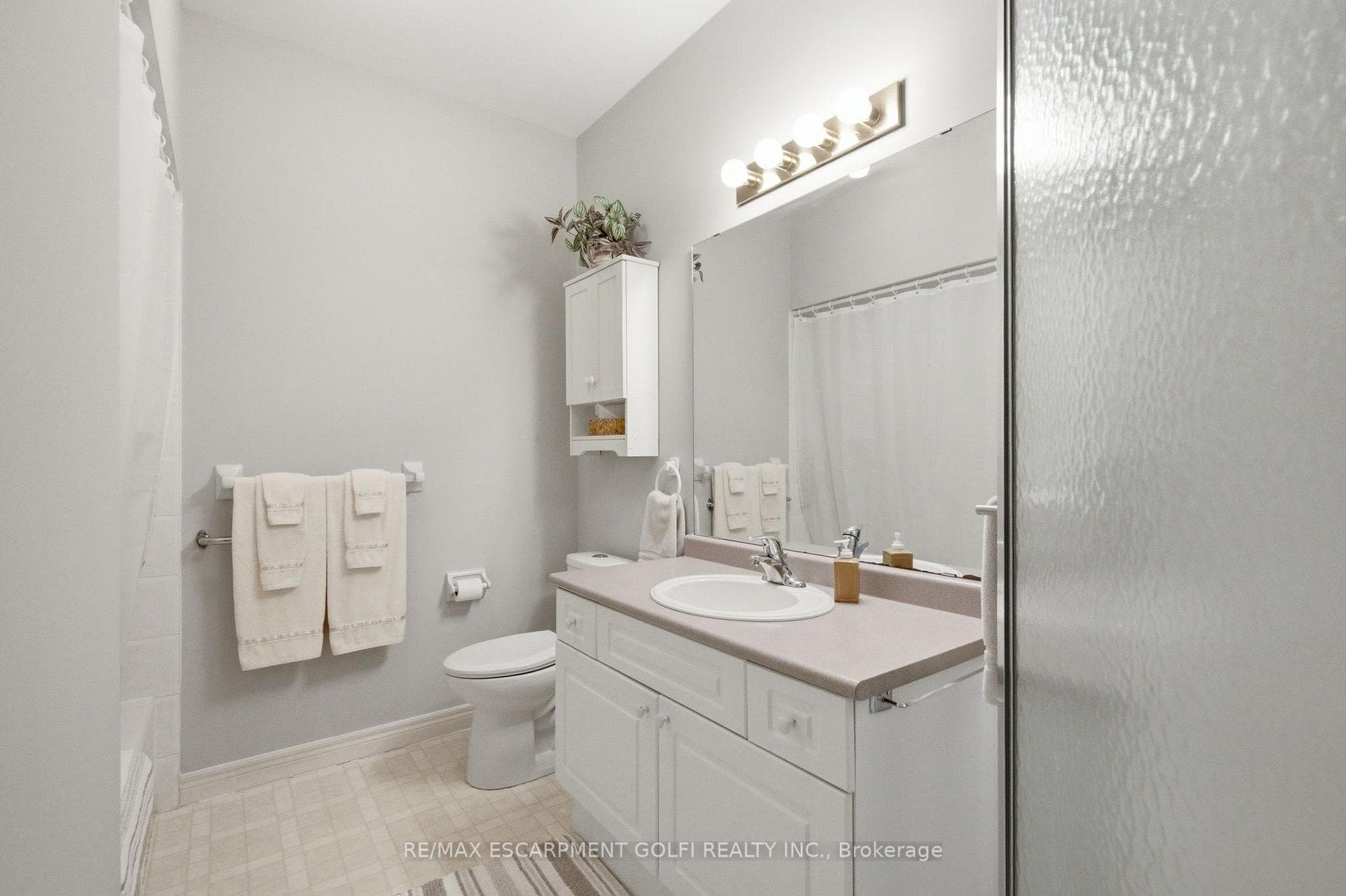 21 Cathy Drive photo 16