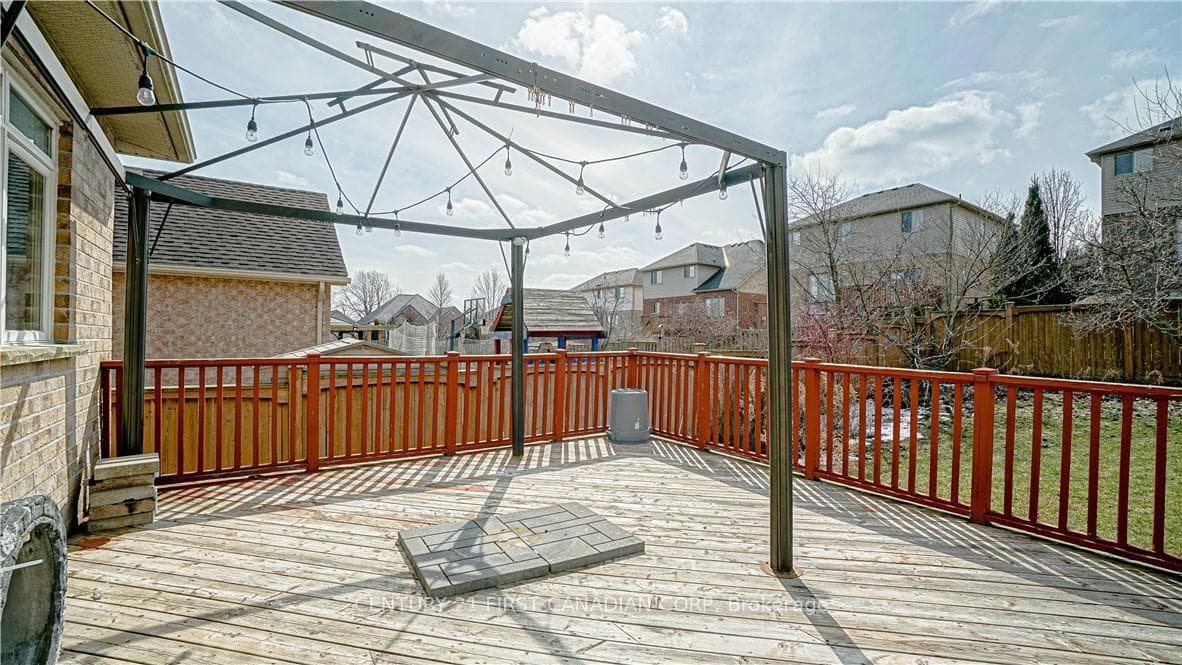 322 Chambers Place photo 28