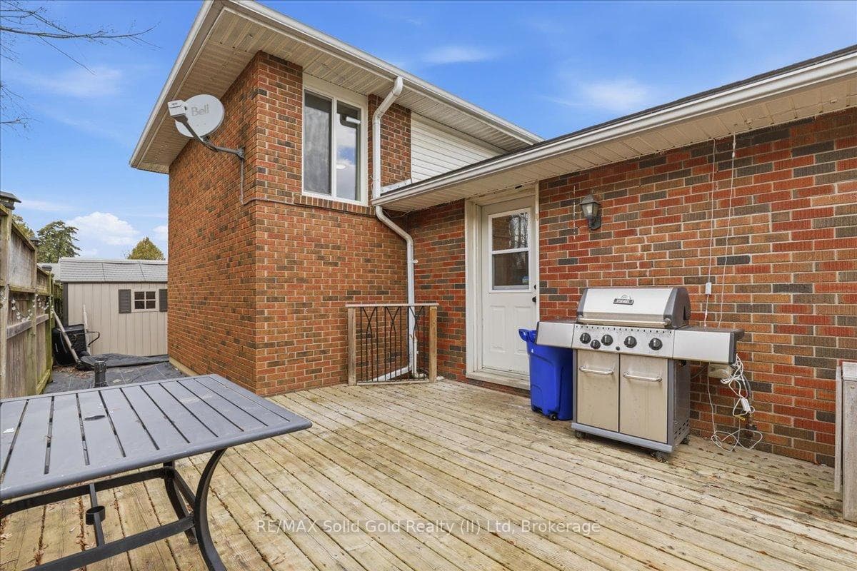 12 Dean Crescent photo 42