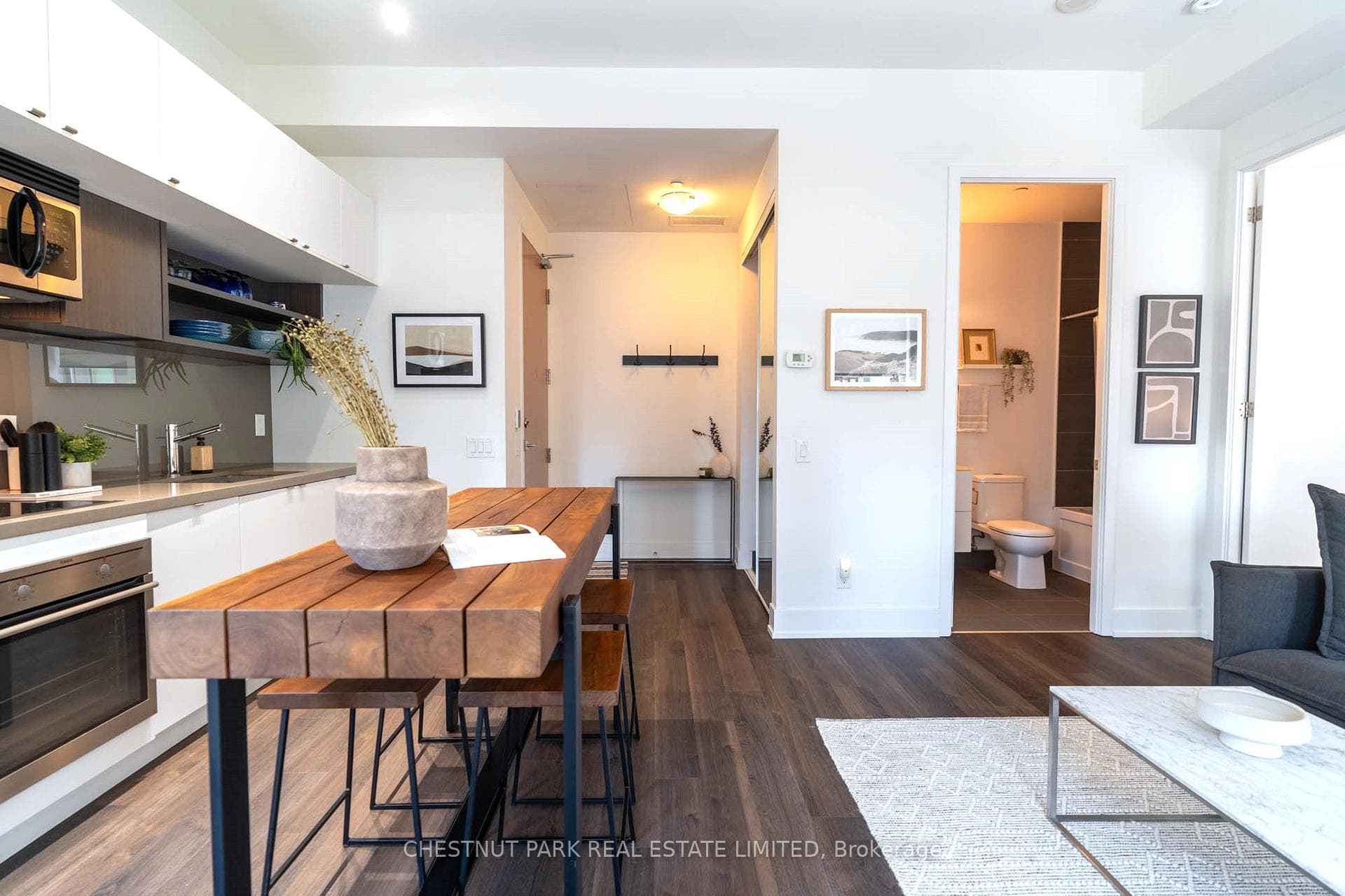 111 St Clair Avenue Unit 320 photo 6