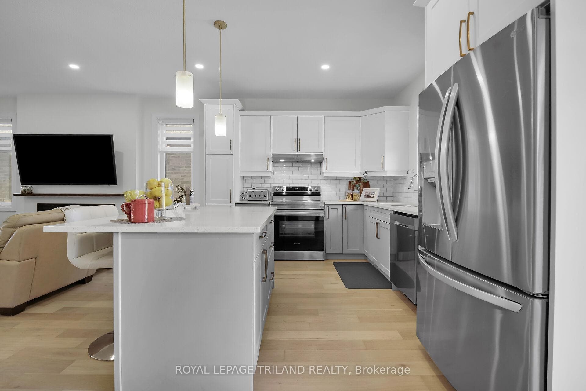 383 Daventry Way Unit 6 photo 15