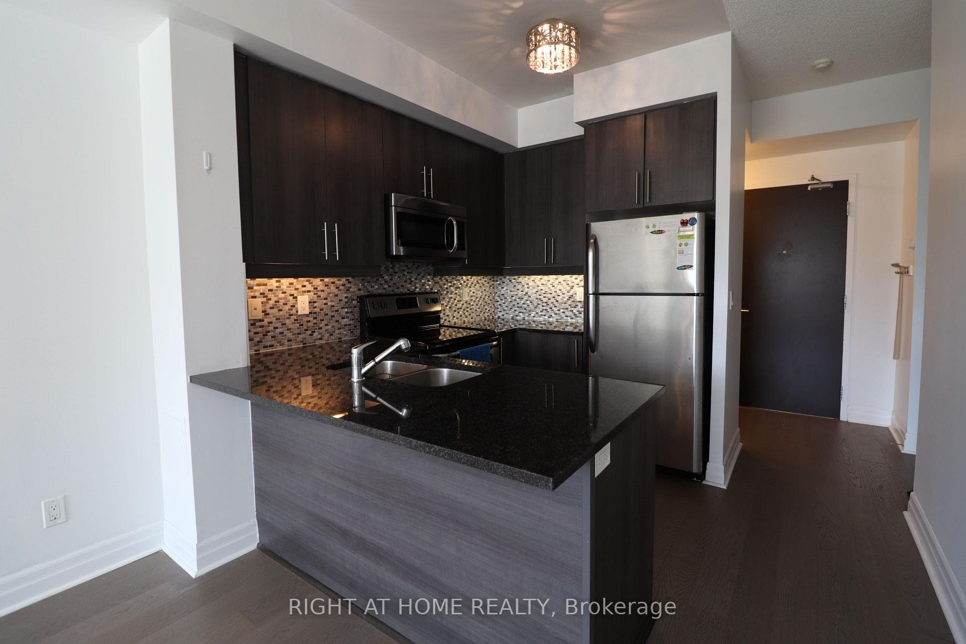 8130 Birchmount Road Unit 402 photo 4