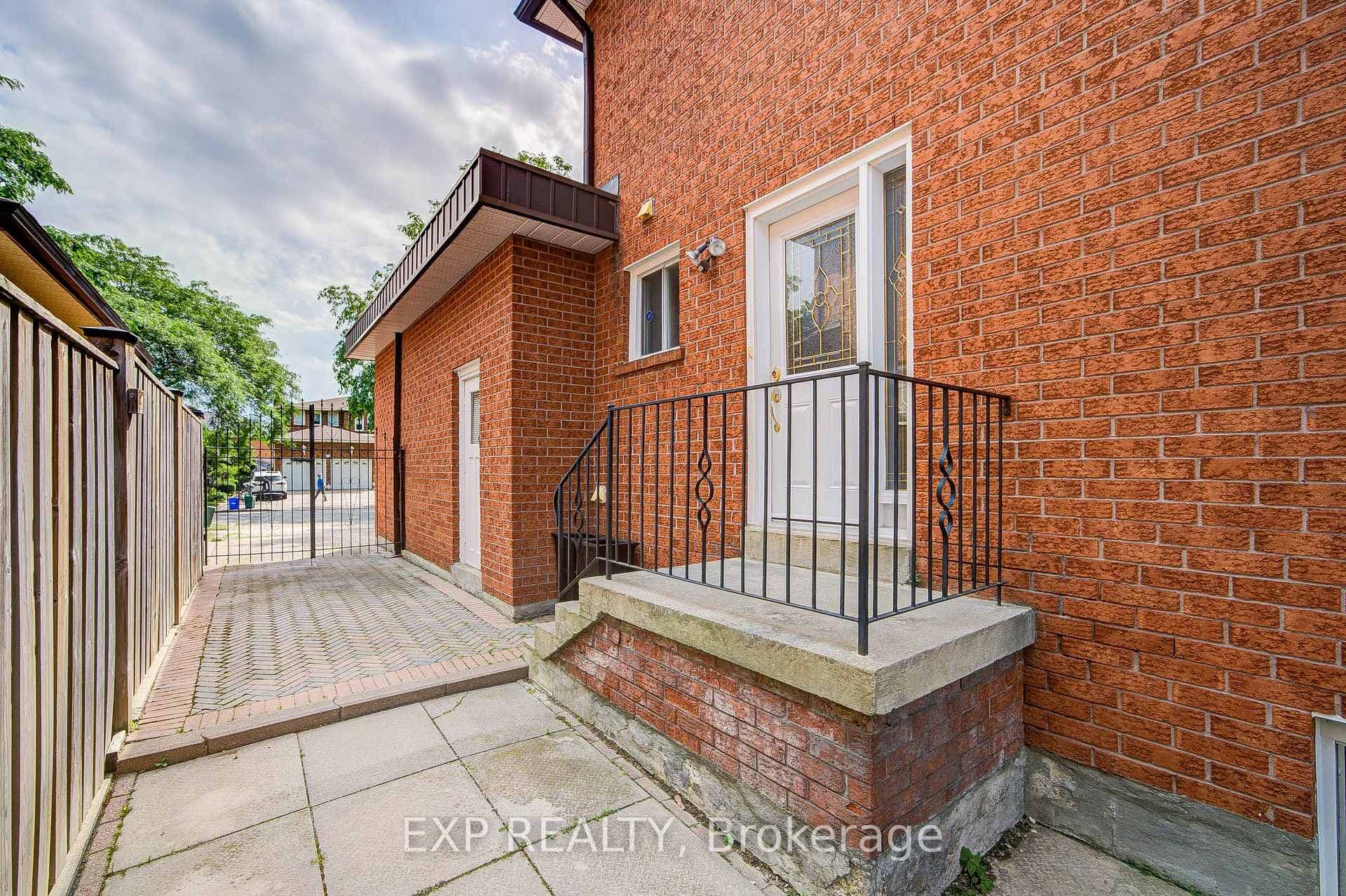 46 Eden Avenue photo 35