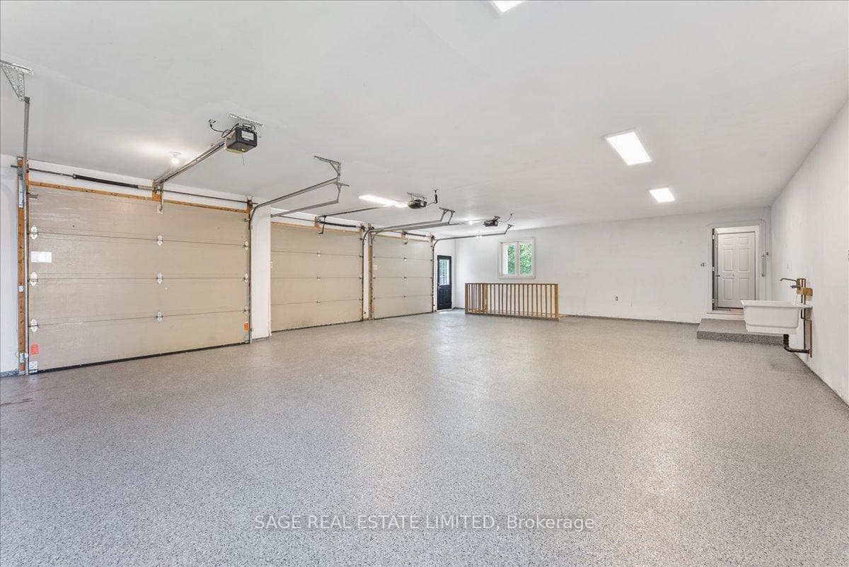 1634 Morris Avenue photo 23