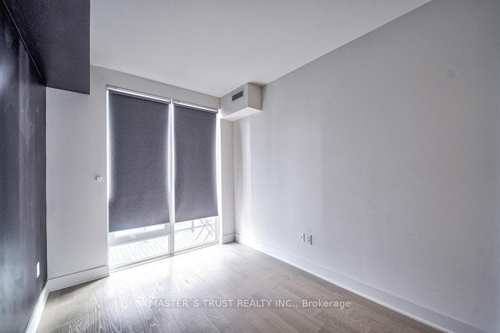 955 Bay Street Unit 3001 photo 16