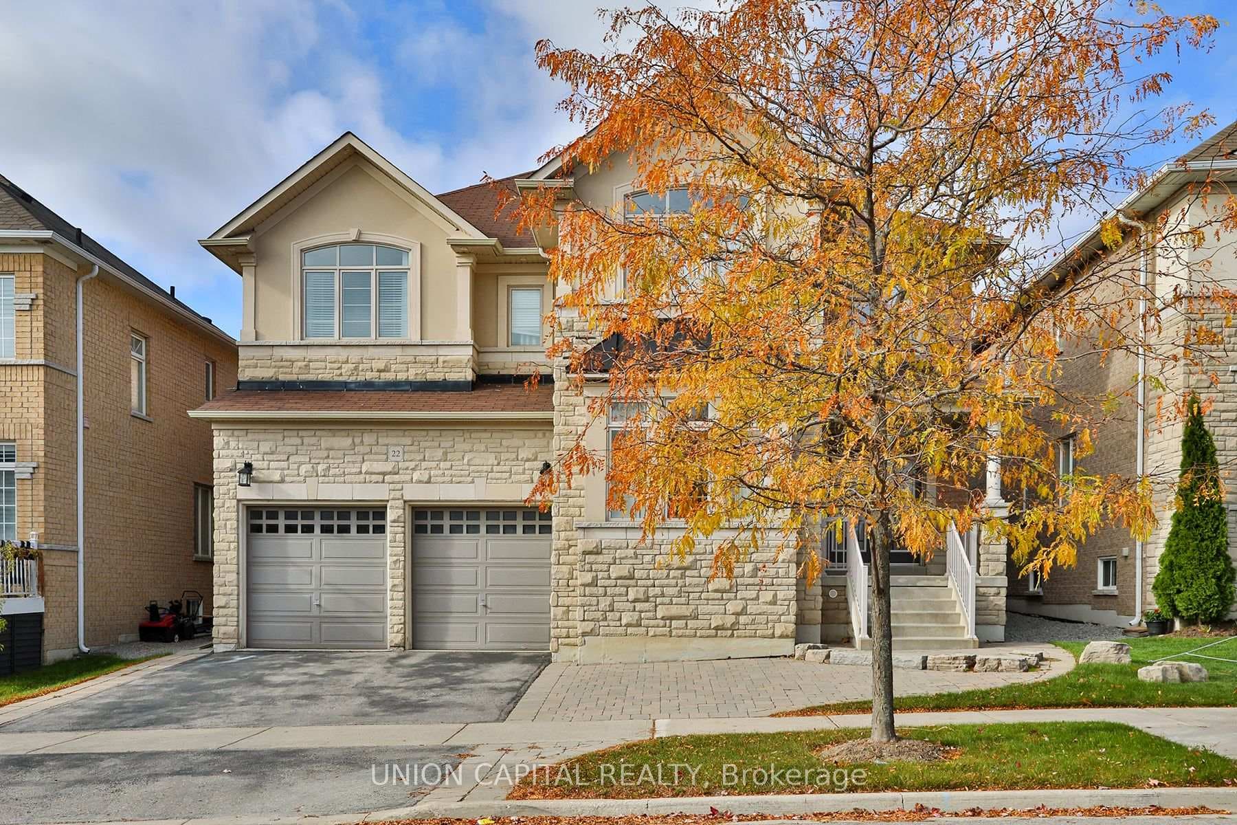 22 Greenforest Grove photo 2