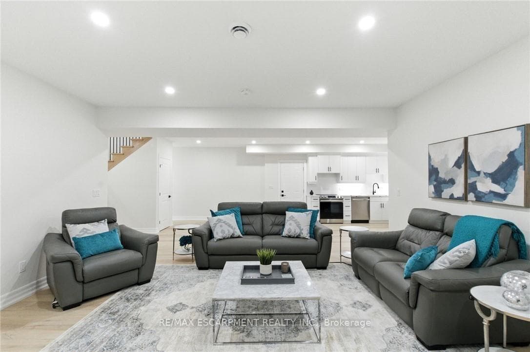270 Charles Street photo 31