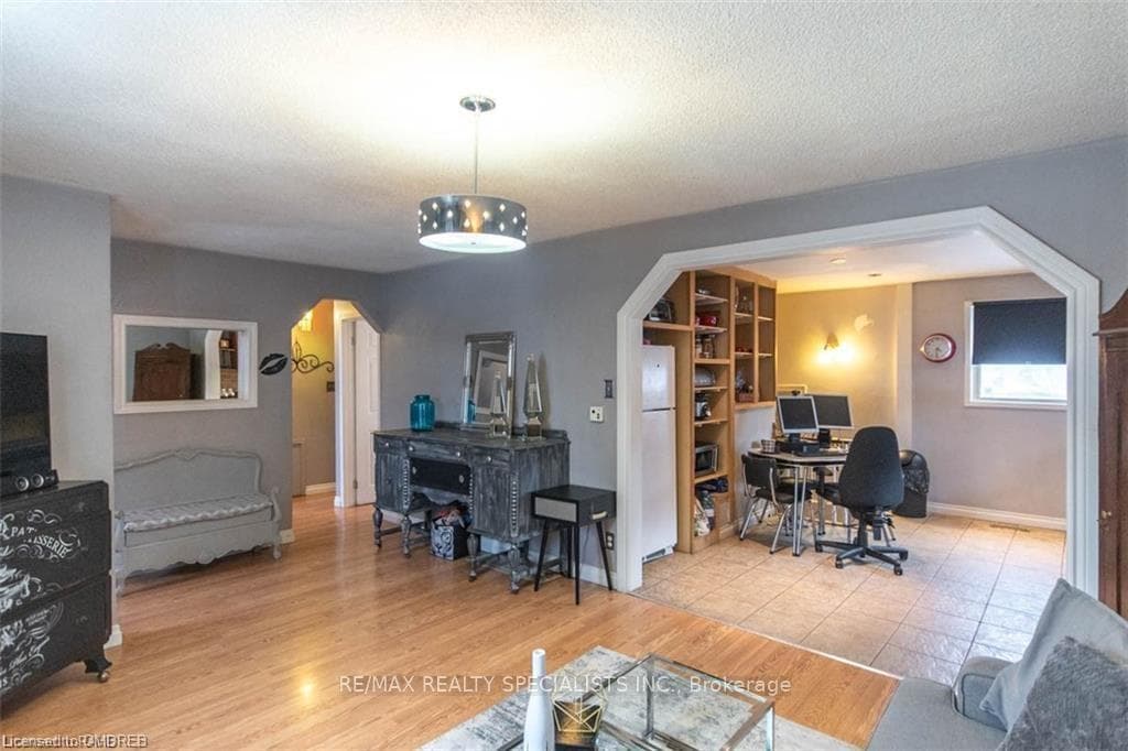 9697 Dickenson Road photo 12