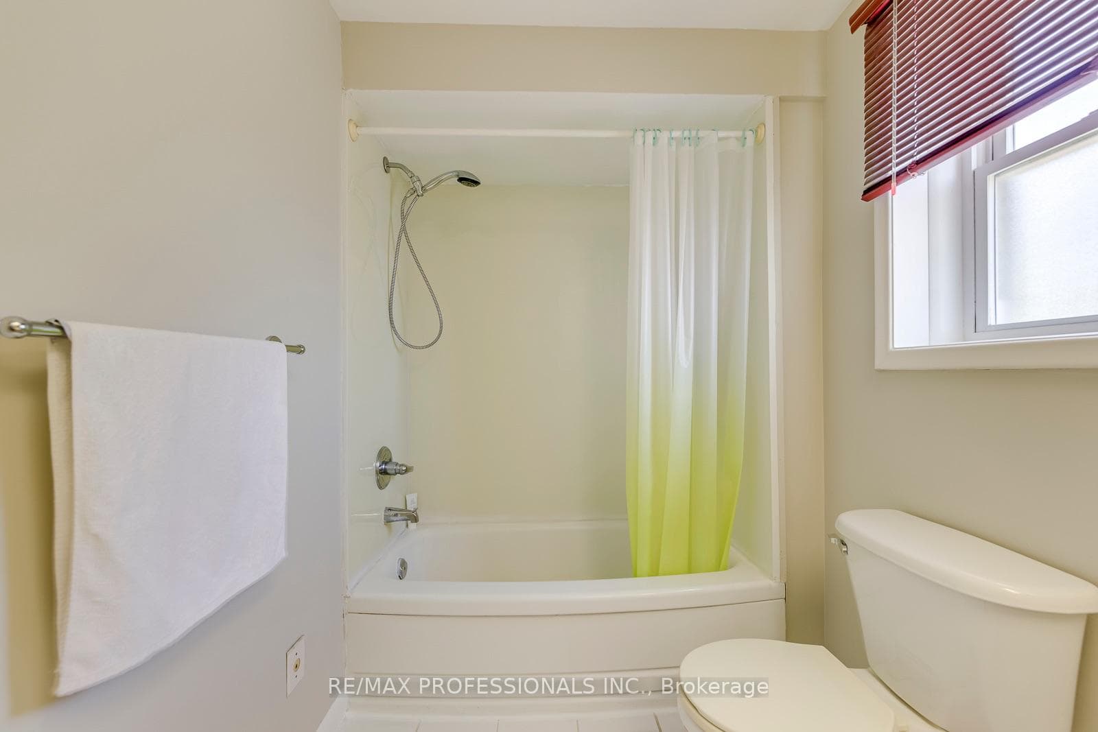 256 Wellesworth Drive photo 19