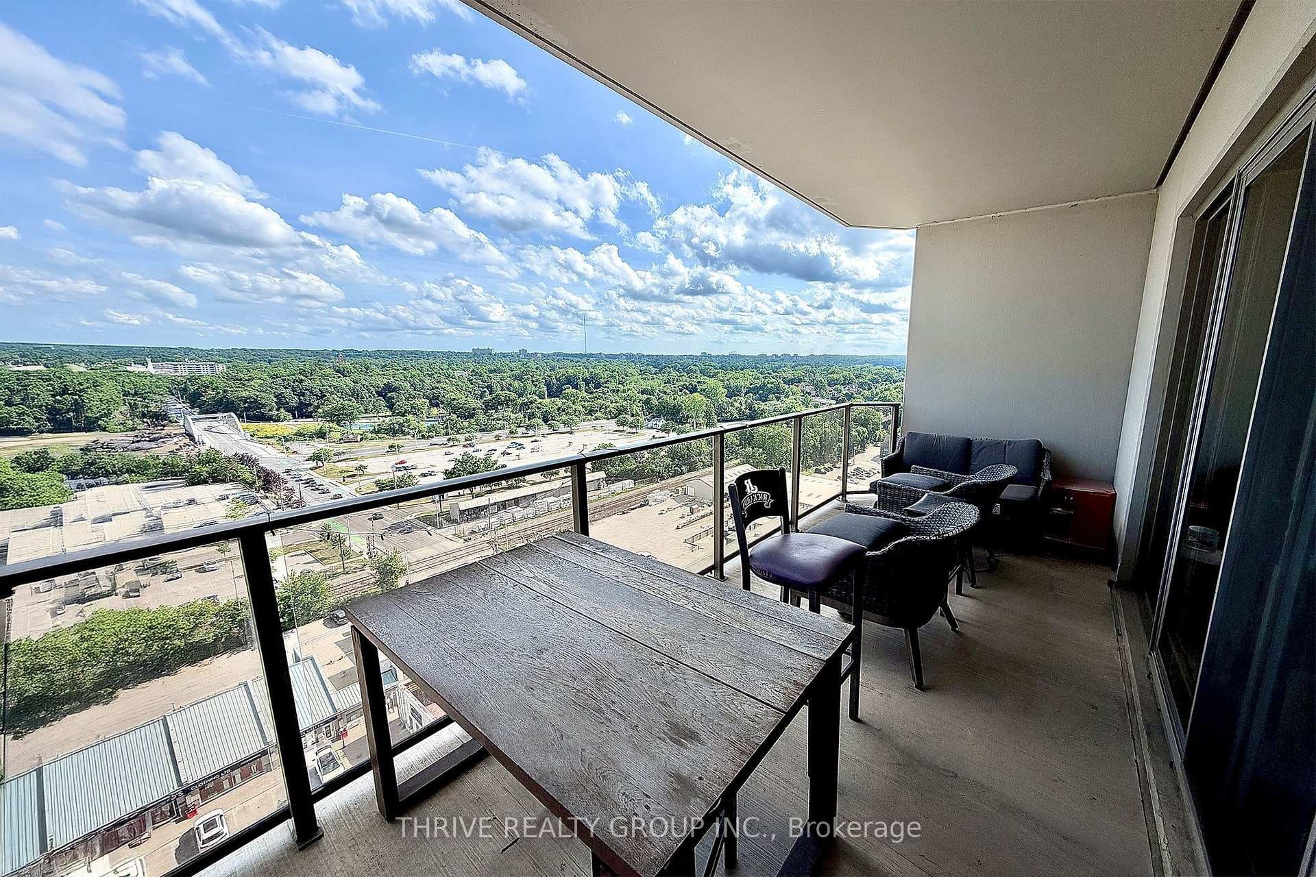 330 RIDOUT Street Unit 1607 photo 13