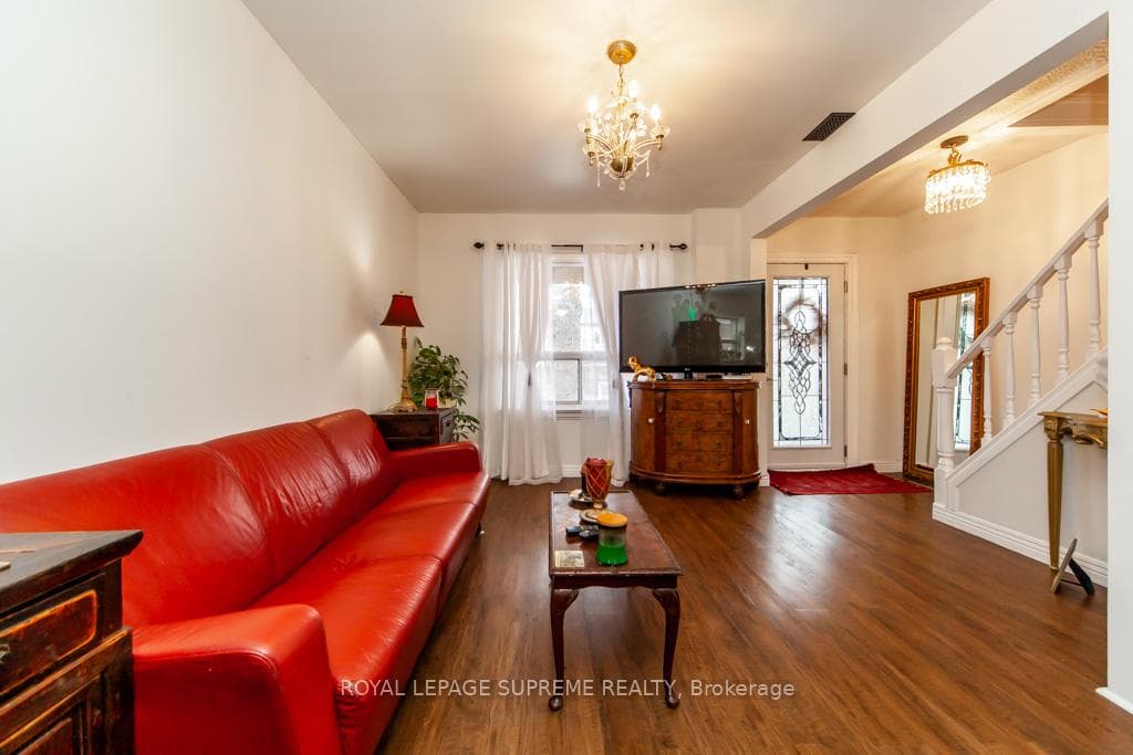 95 Silverthorn Avenue photo 6