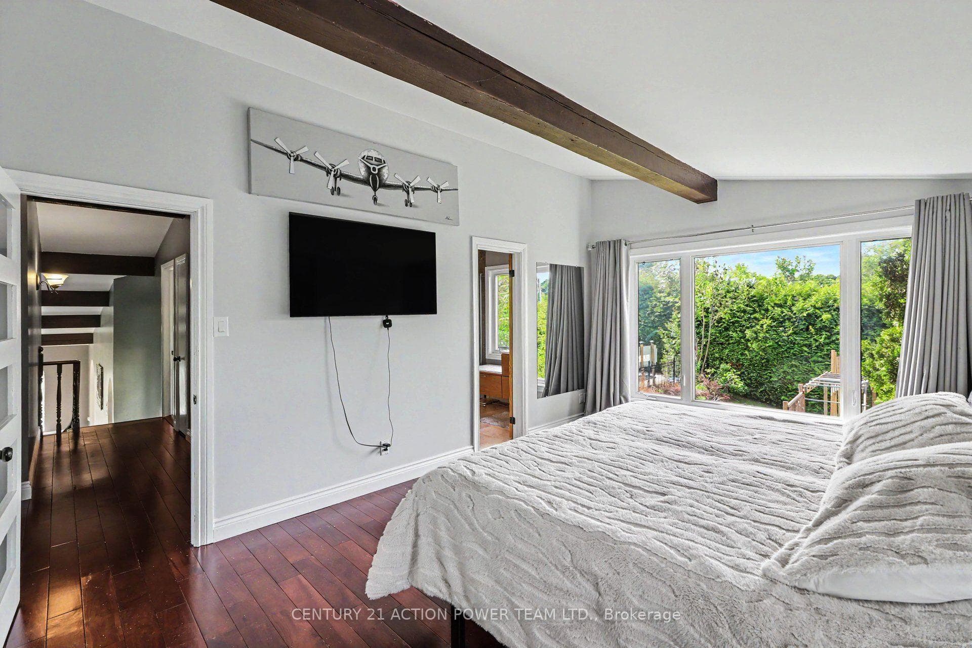 1558 BELLA VISTA Drive photo 22