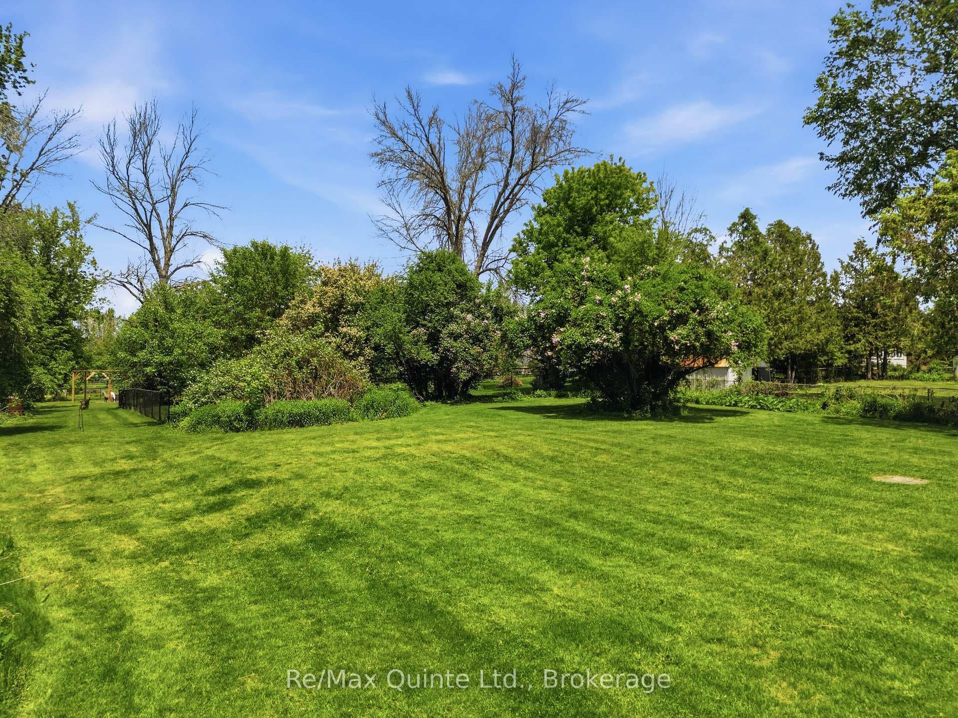 106 Baylea Drive photo 35