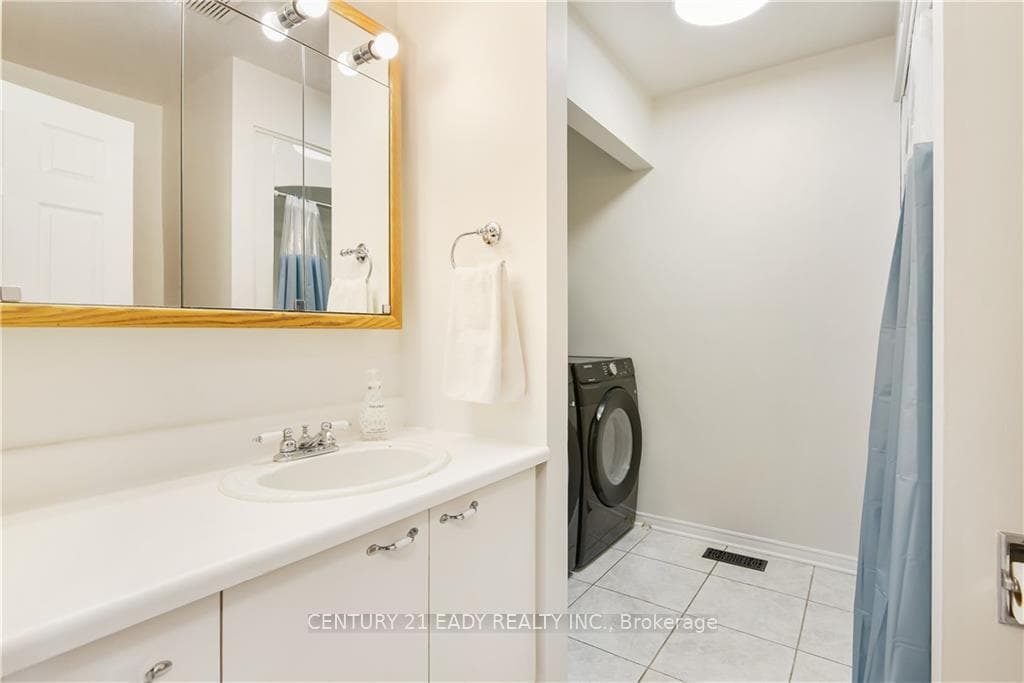 422 MAYHEW Street photo 20