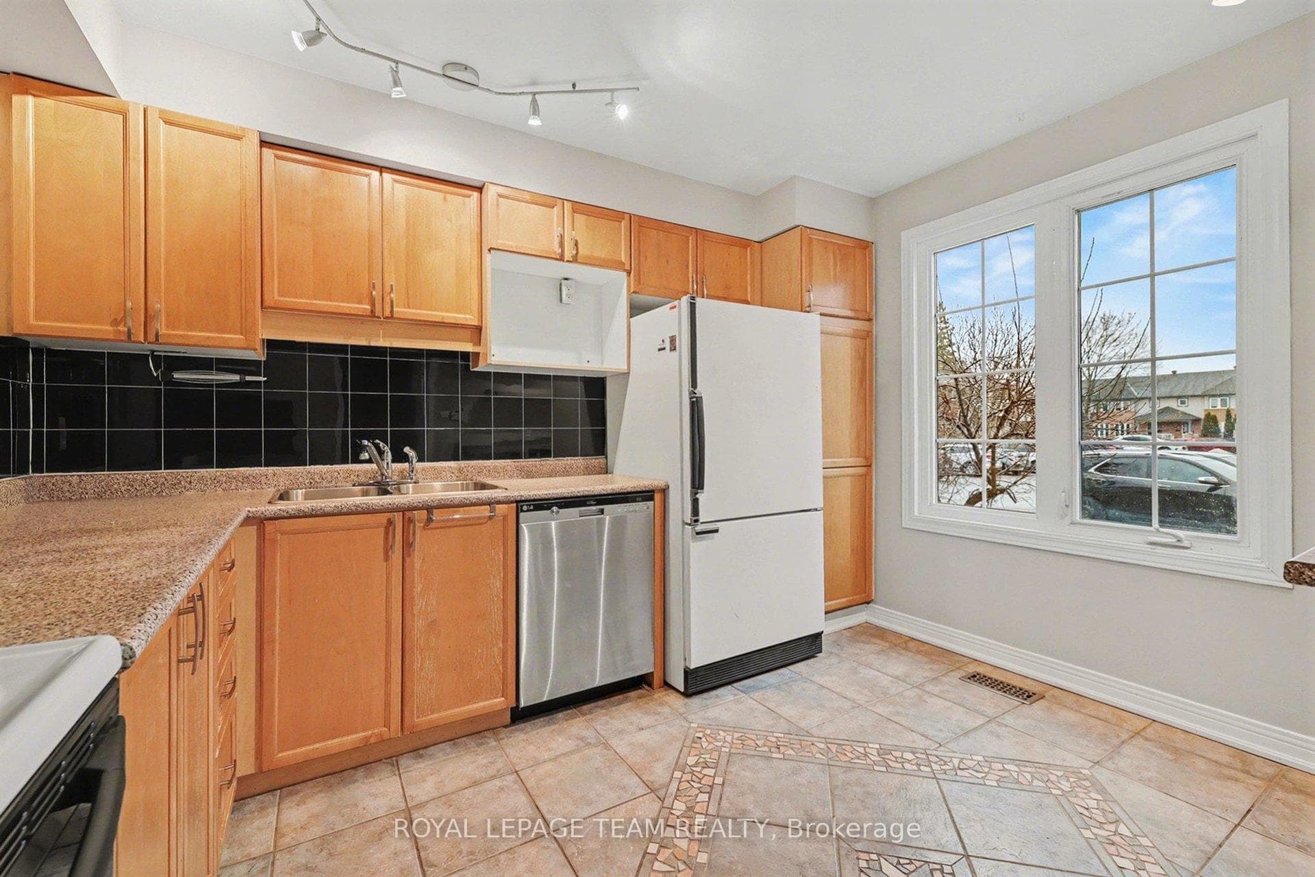 187 MONTEREY Drive photo 10