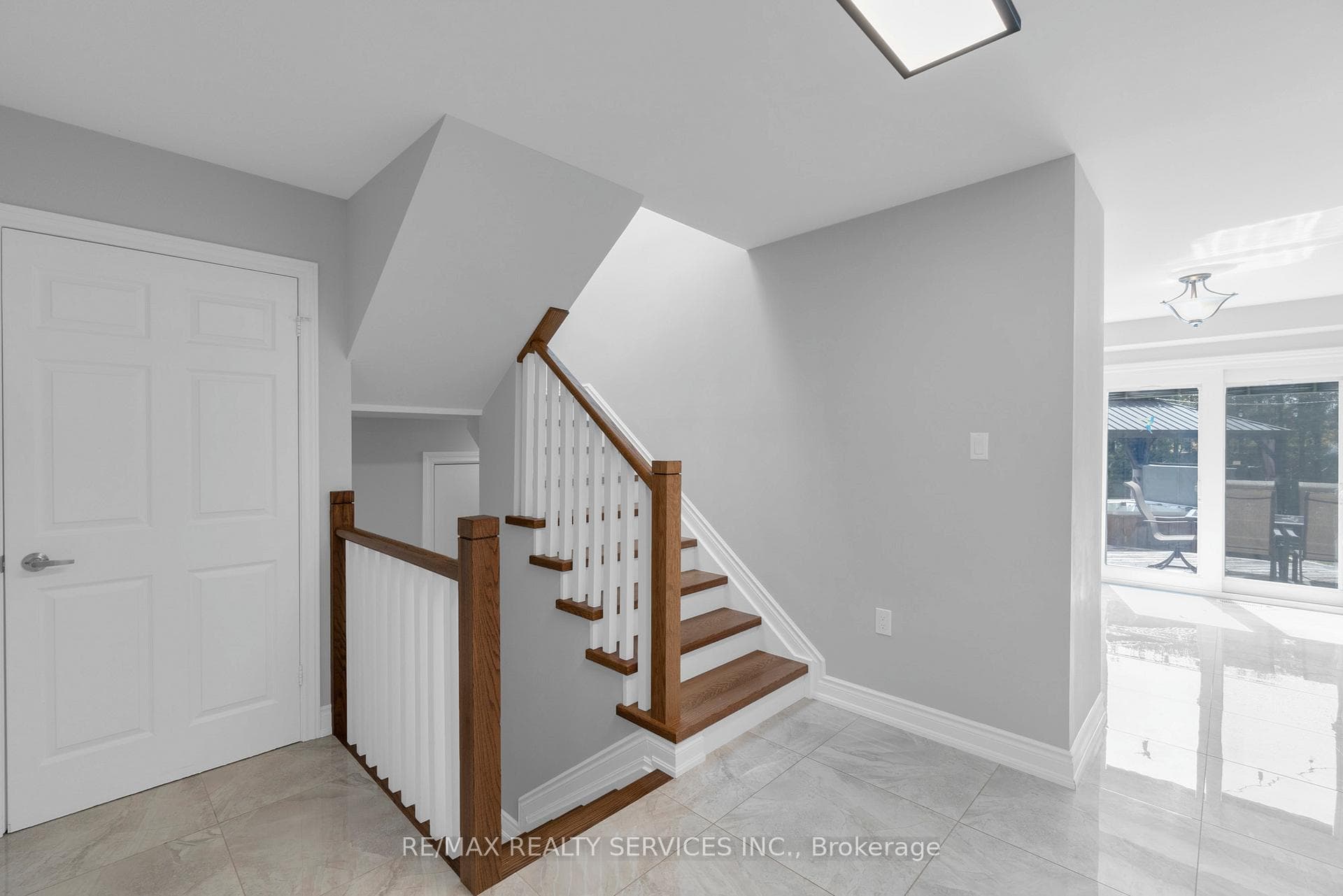 60 Curtis Drive photo 17