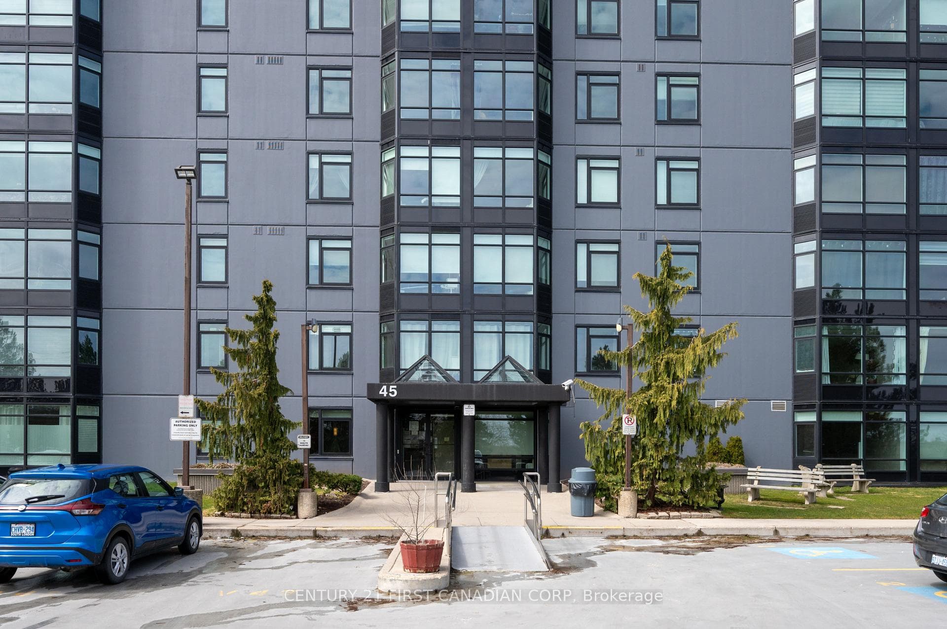 45 Pond Mills Road Unit 1215 photo 3