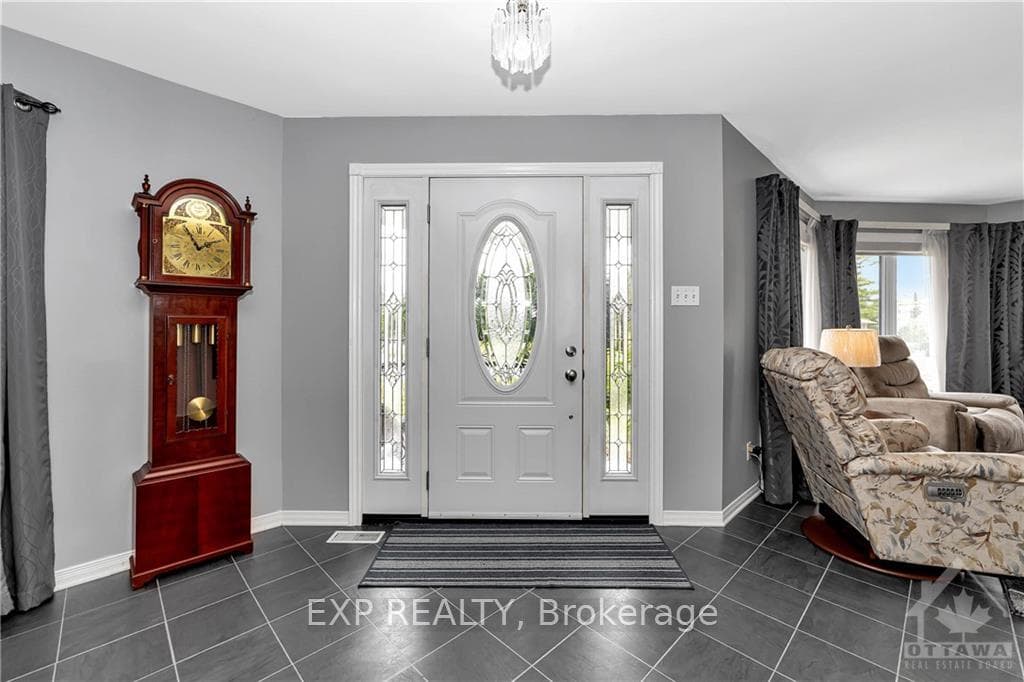 3 FAIRHOLME Drive photo 4