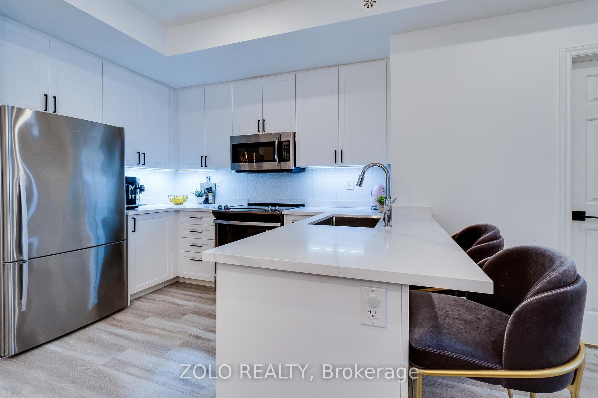 2420 Baronwood Drive Unit 8-02 photo 18