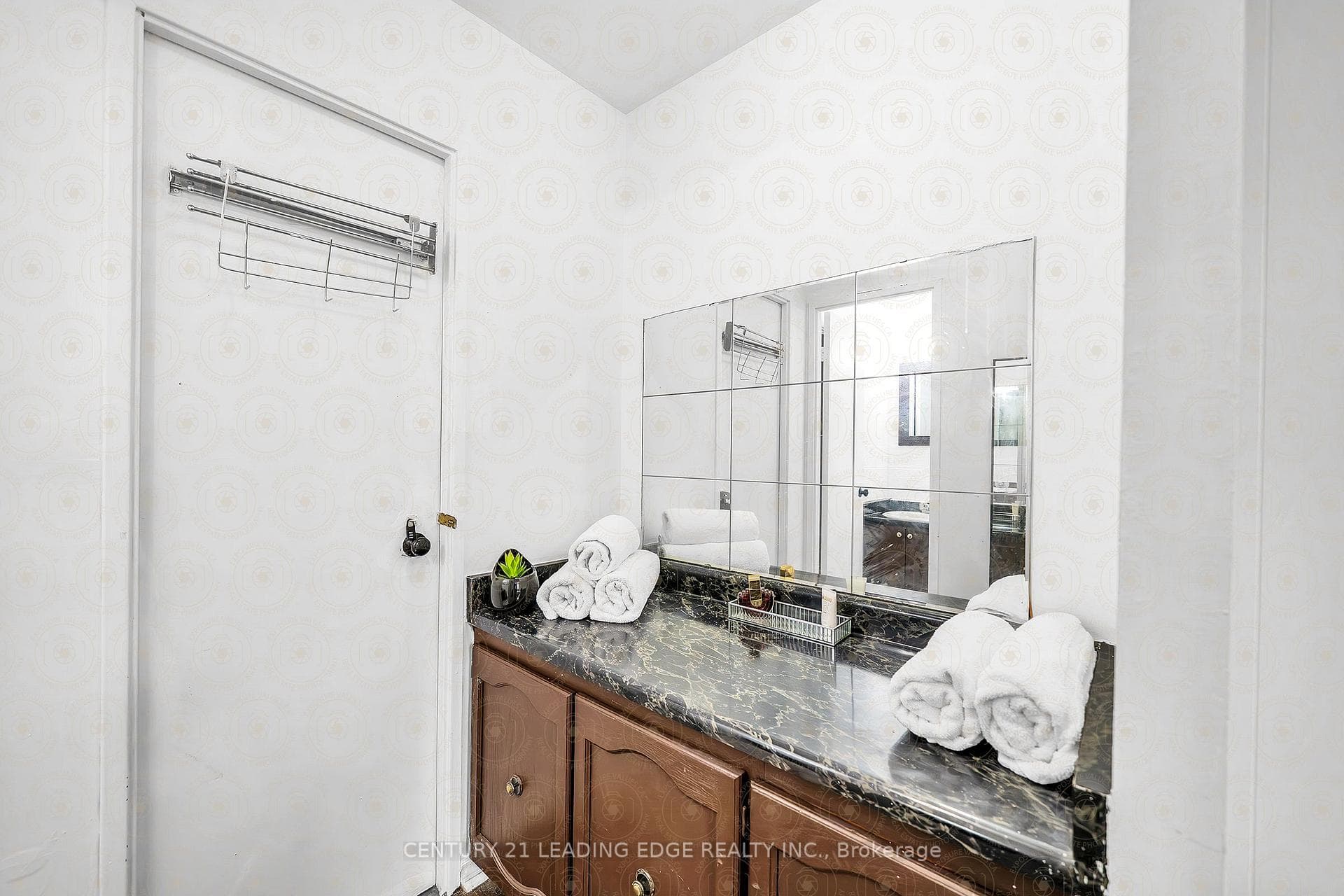 1690 Victoria Park Avenue Unit 102 photo 22
