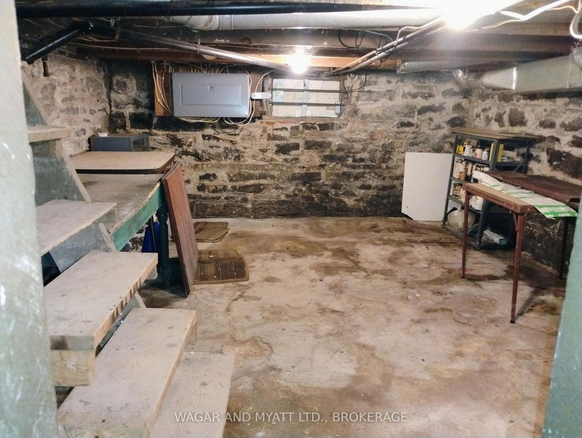 226 CAMDEN Road photo 33