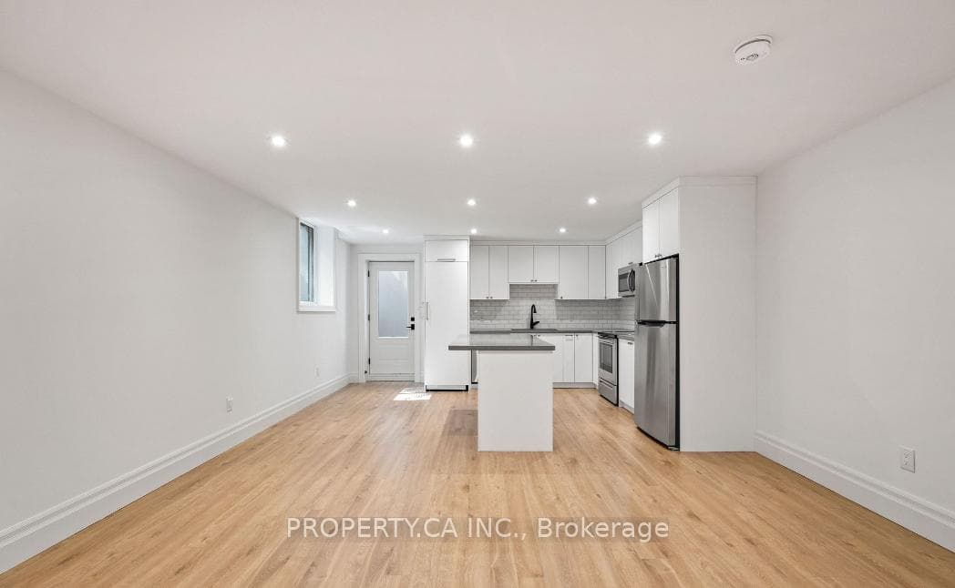 119 Invermay Avenue photo 3