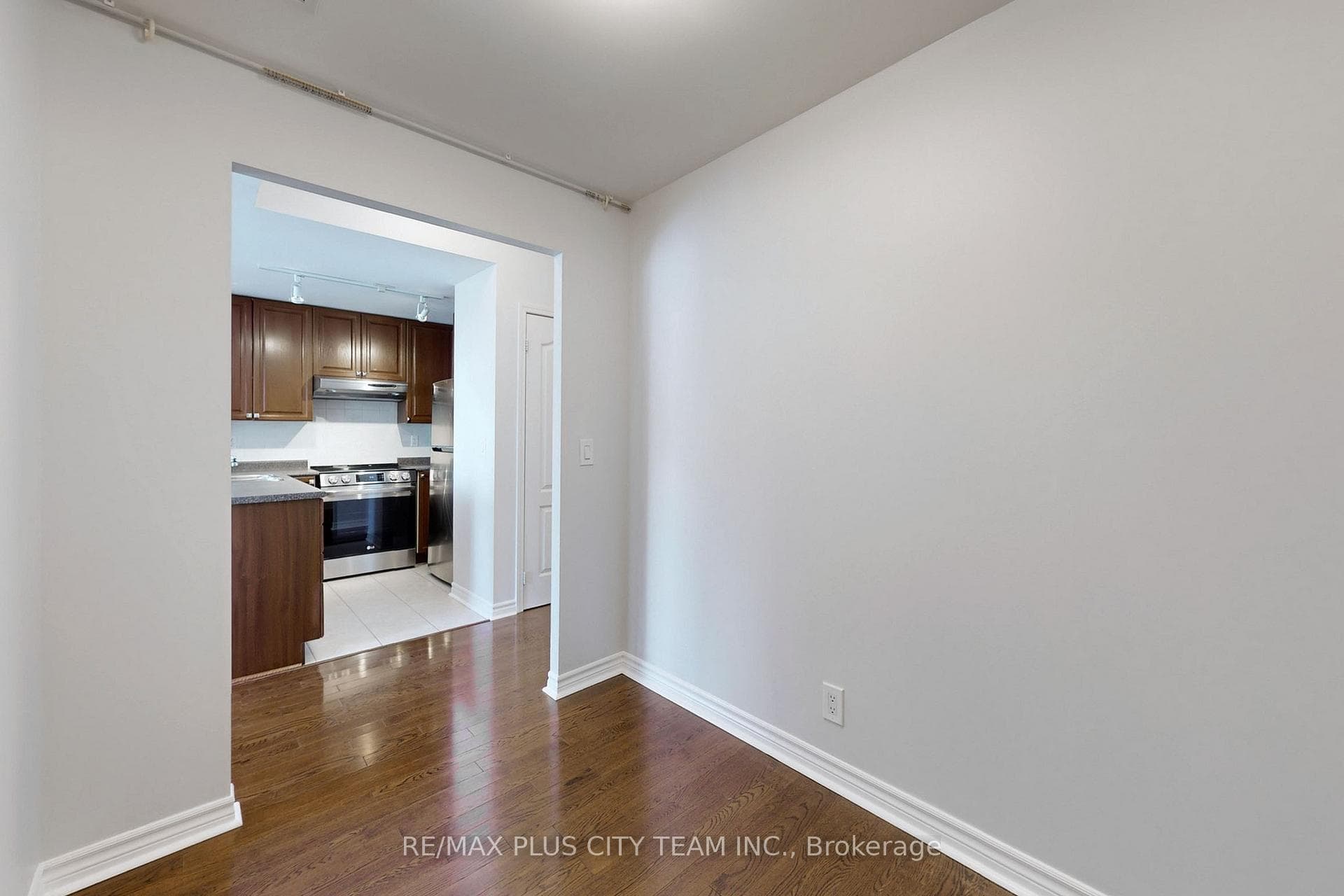 33 Elm Drive Unit 2613 photo 19