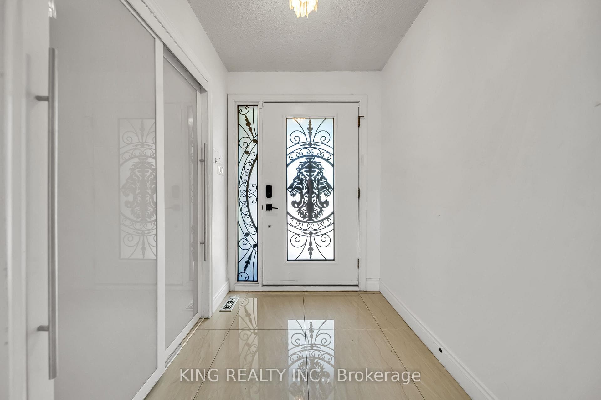 2606 Ambercroft Trail photo 10